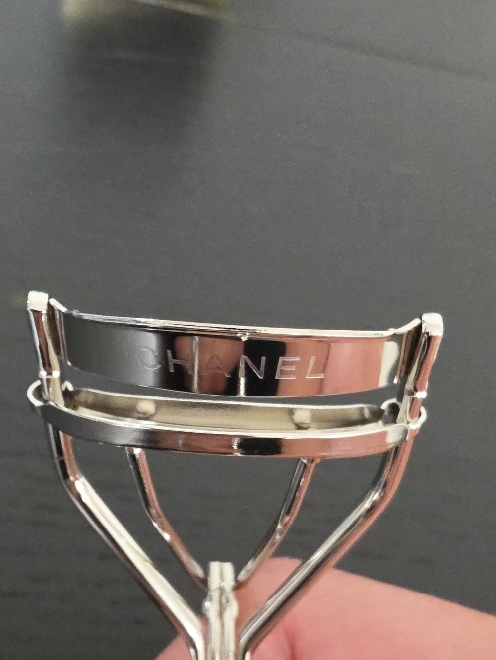 New Chanel Silver Eyelash Curler - Picture 3 of 4